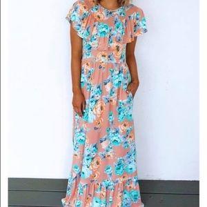 Hopes Boutique maxi dress with pockets!